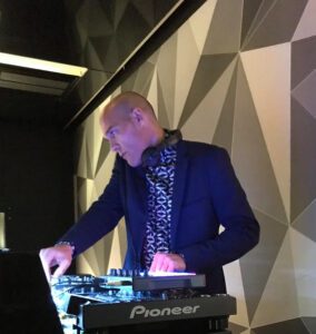 DJ S4 Linear DJ Set Stadium