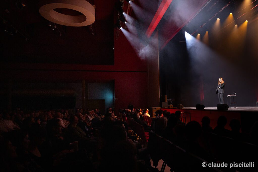 020_thais_chapito_claude_piscitelli_2025_04_26