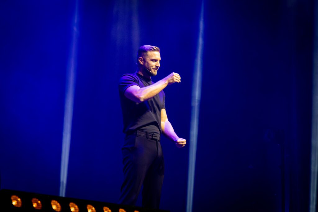 Bild, das darstellt Florian Lex