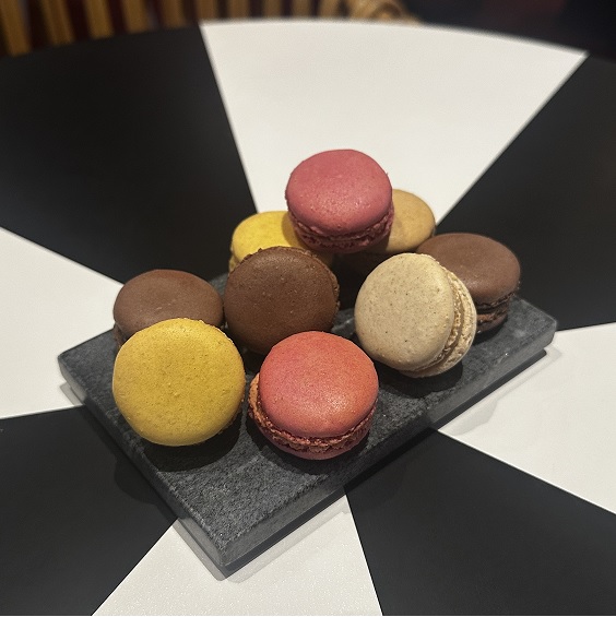 Verkostung von Mini-Macarons
