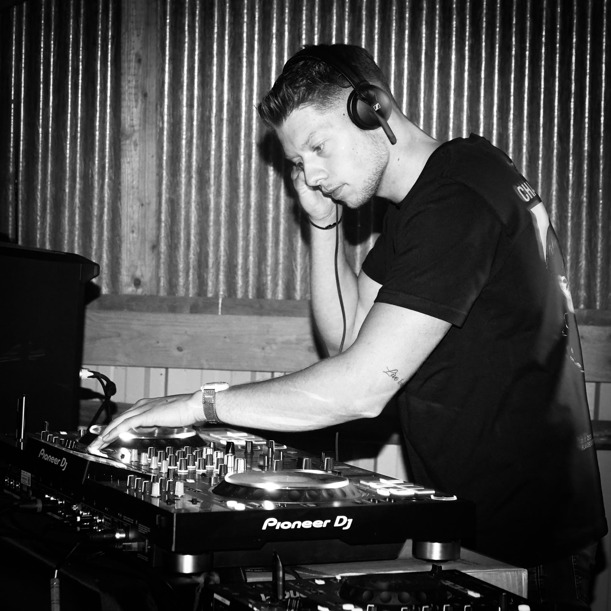 DJ Set Center –  Hugoo