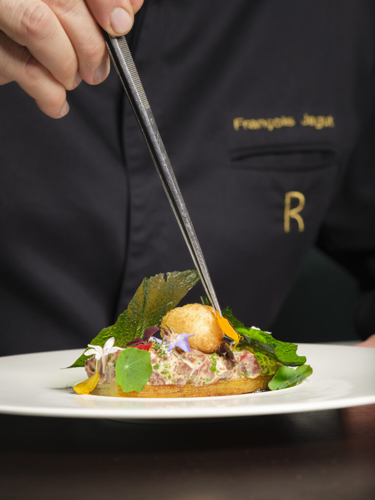 Bild, das darstellt Sommerpause im Restaurant Les Roses